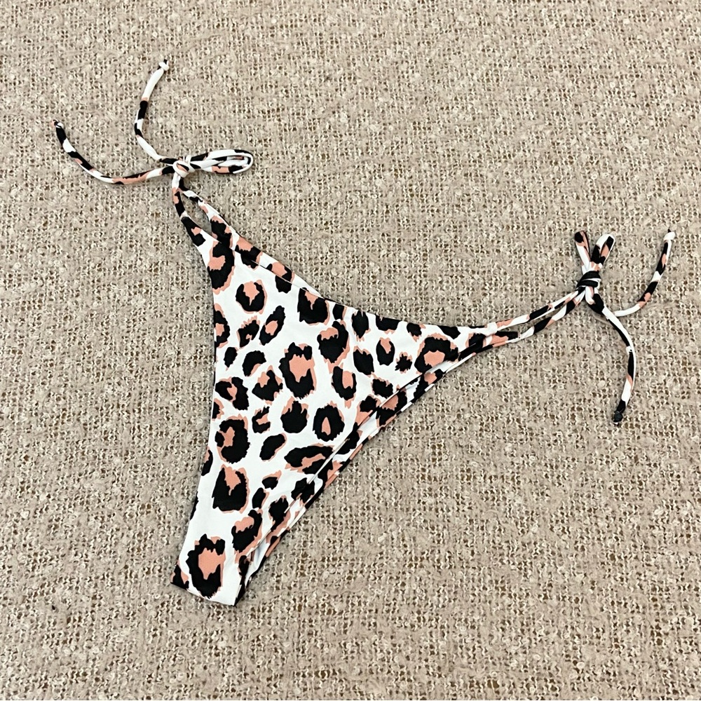 🆕 NWOT Leopard Print String Bikini Bottom